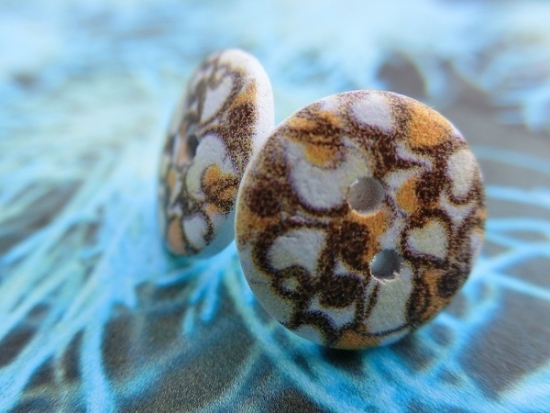 Preview: Holzknopf Ohrstecker Herz Liebe braun Button